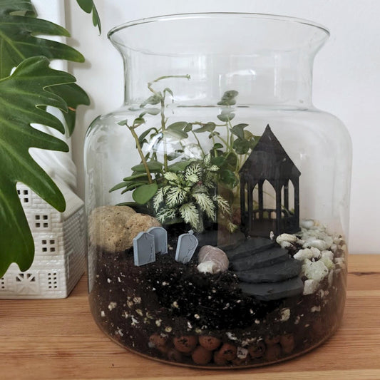 Mini Gothic Gazebo for Terrariums, Haunted Terrarium Decor, Spooky Garden House, 3D Printed