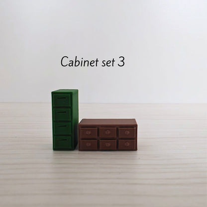 Minijaturni set uredskog namještaja u mjerilu 1/64 