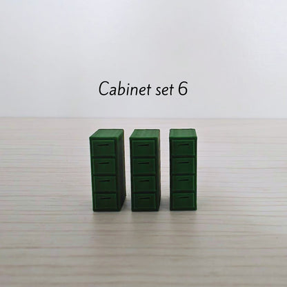 Minijaturni set uredskog namještaja u mjerilu 1/64 
