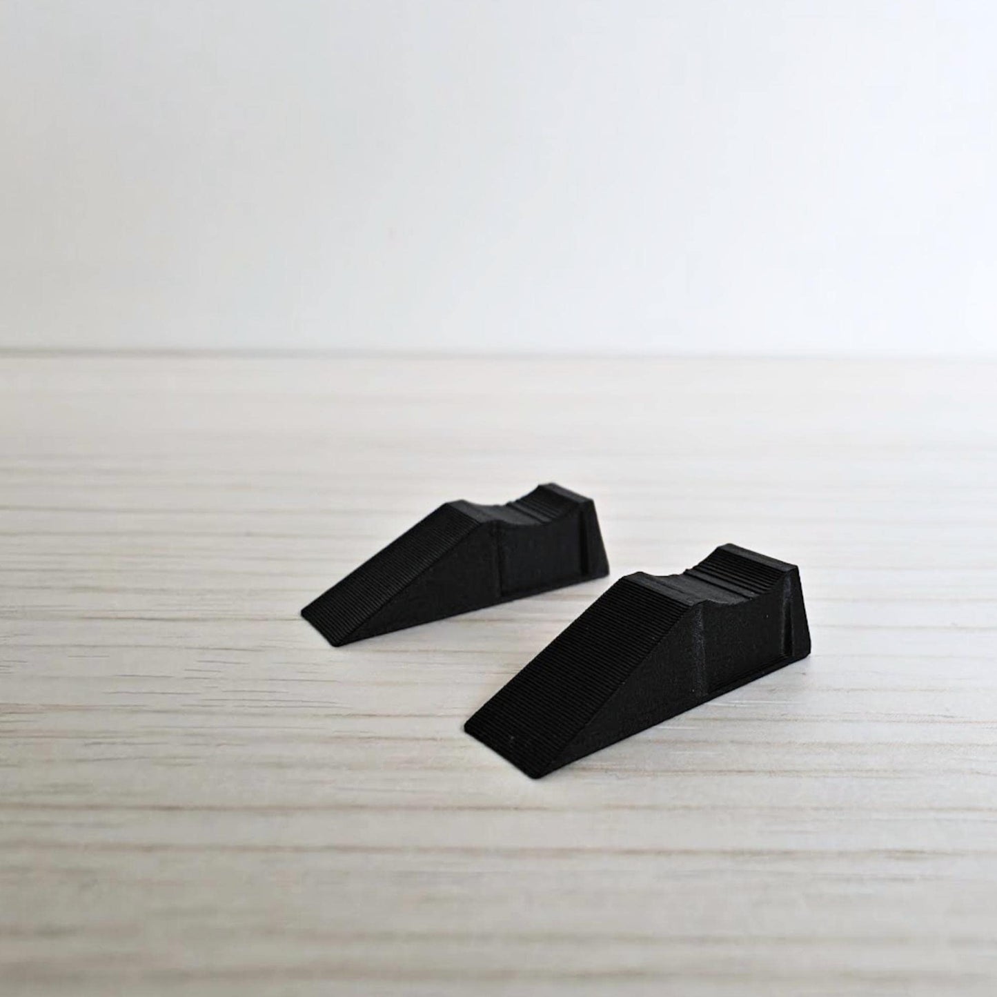 Miniature Wheel Ramps, 1/64 Scale Mini Car Display Stands, Mini Garage Diorama, 3D Printed for Hot Wheels Scale
