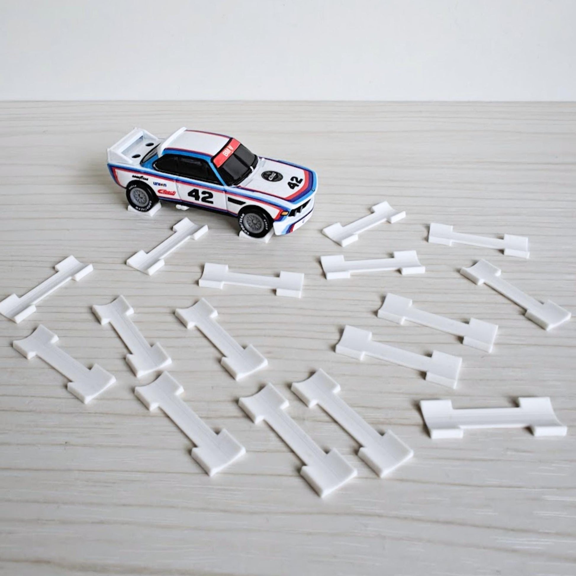 Miniature Wheel Chocks, 1/64 Scale Mini Car Display Accessories, Mini Garage Diorama, 3D Printed for Hot Wheels Scale