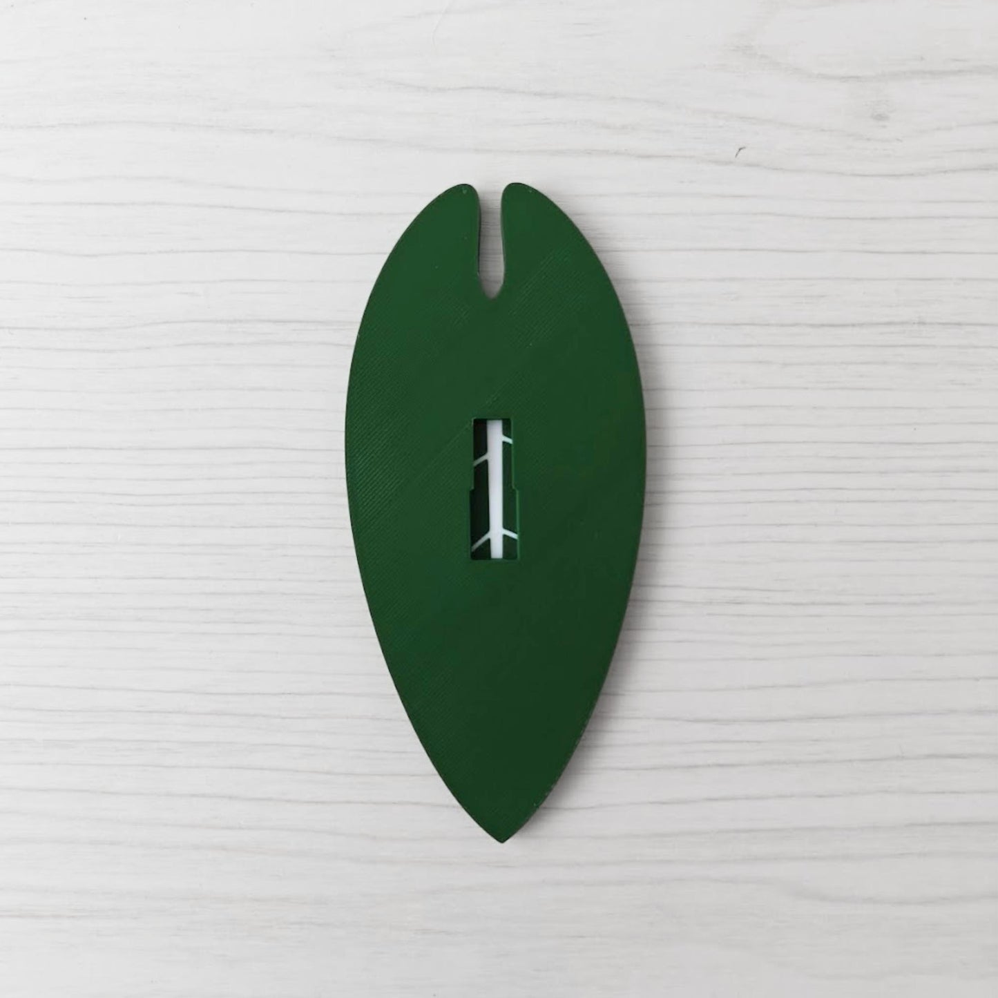 Back view of the Anthurium Warocqueanum handle showing the key slot opening.
