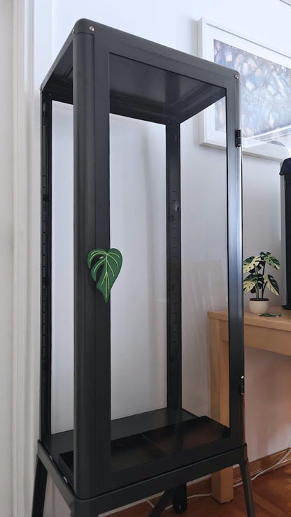 Monstera handle mounted on a Fabrikor cabinet