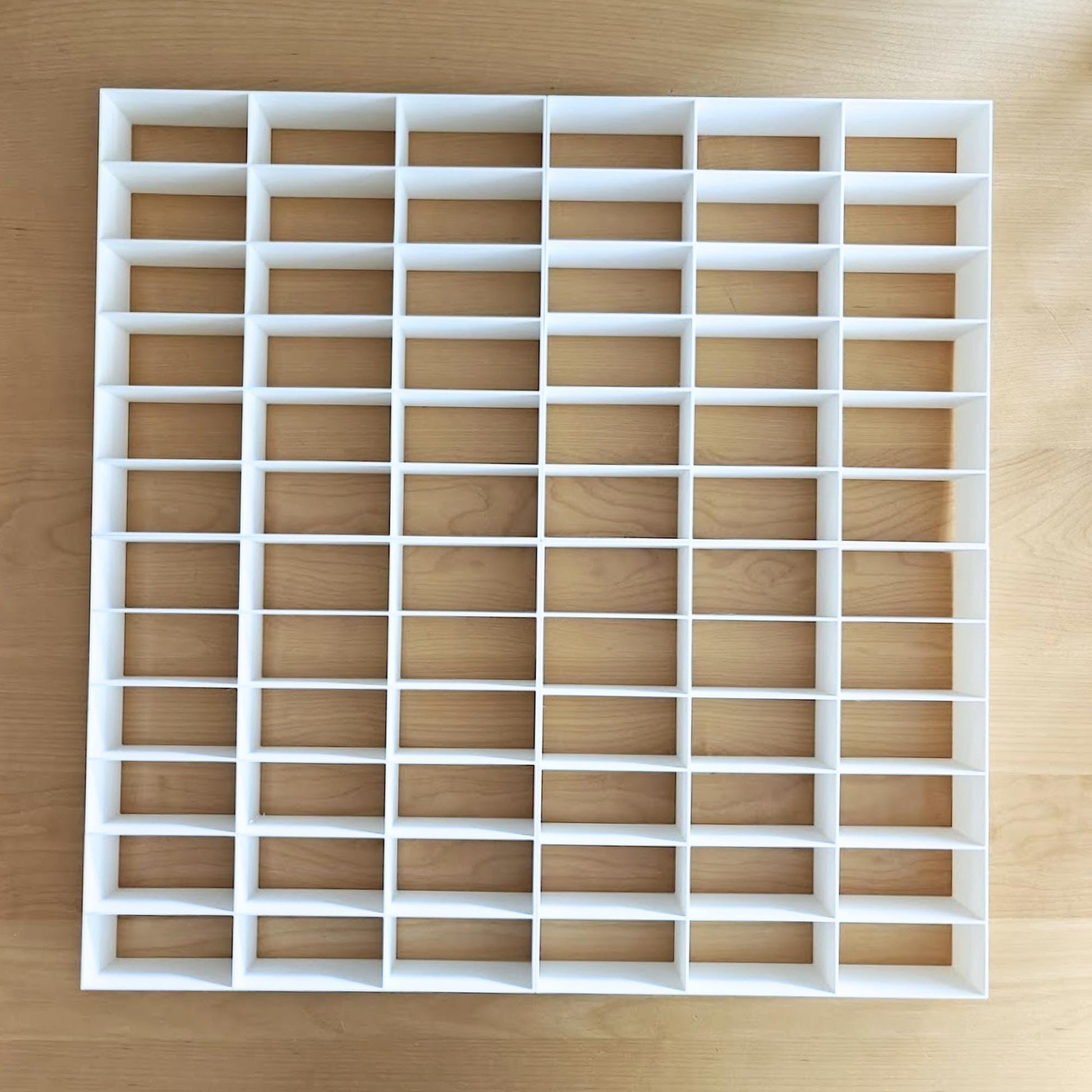 White 72-slot grid inserts for Sannahed frame