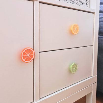 Lemon rounded citrus knob with front slice detail and rounded side profile.